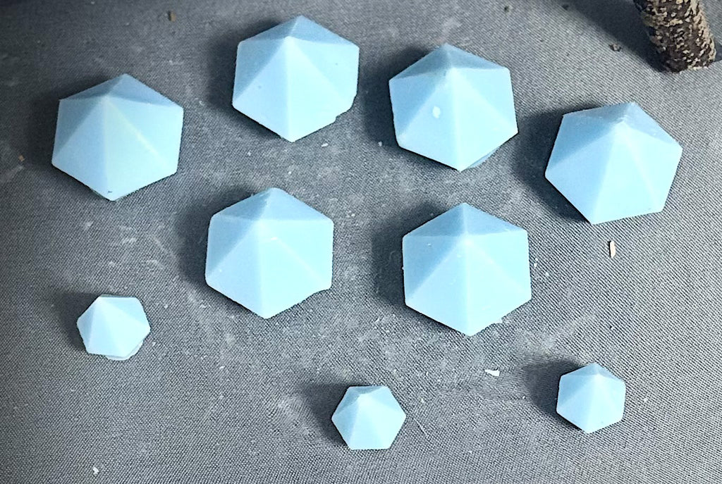 Mini Diamond Soap Set with Vintage Bathtub Holder – Handmade Luxury Guest Soaps