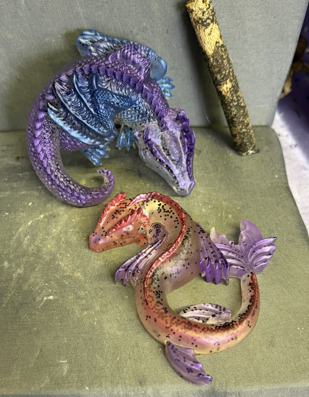 Decorative Resin Dragon Figurine Set – Set of 2 Fantasy Dragon Collectibles