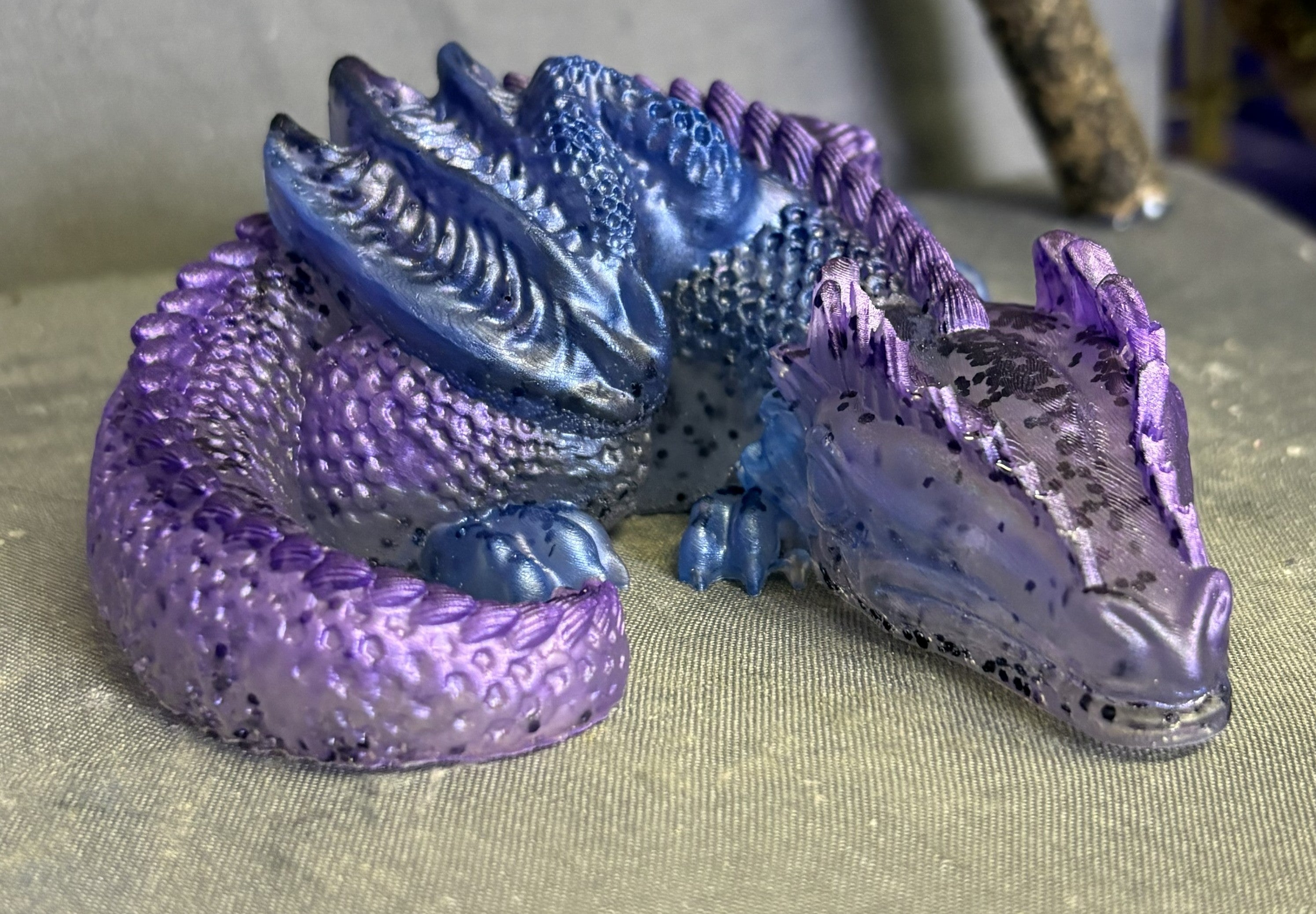 Decorative Resin Dragon Figurine Set – Set of 2 Fantasy Dragon Collectibles