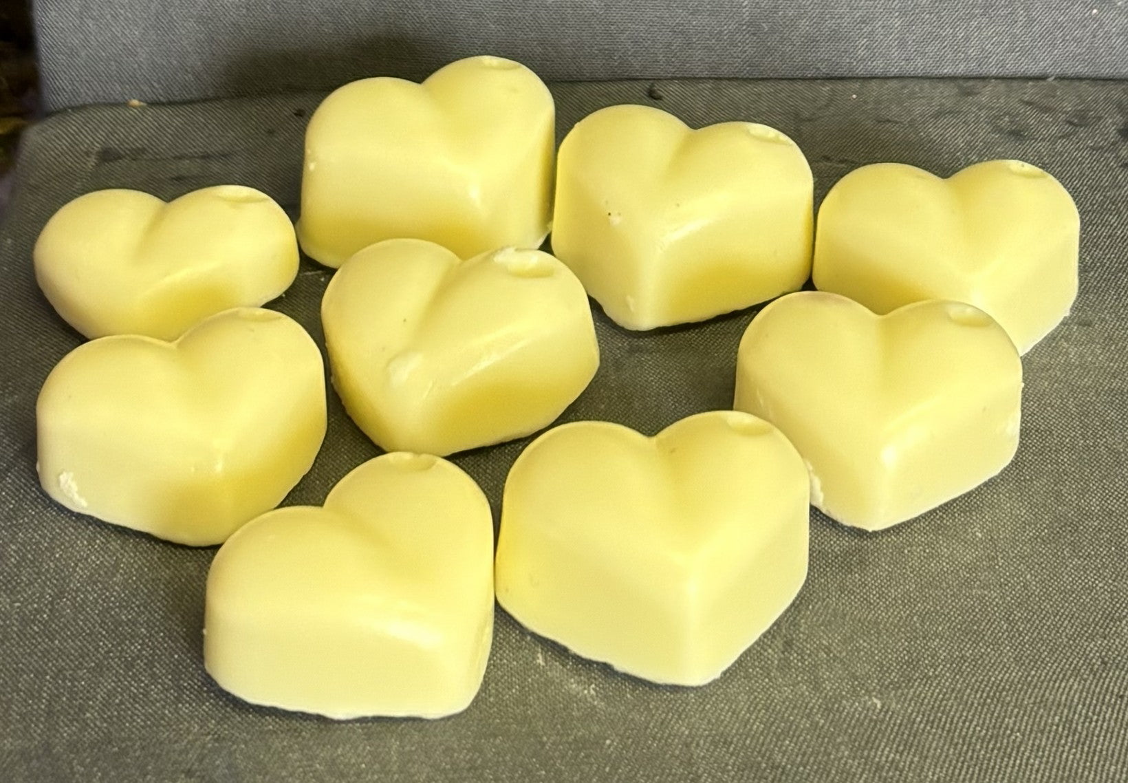 Mini Heart Soap Set with Vintage Clawfoot Bathtub Holder – Handmade Decorative Guest Soaps