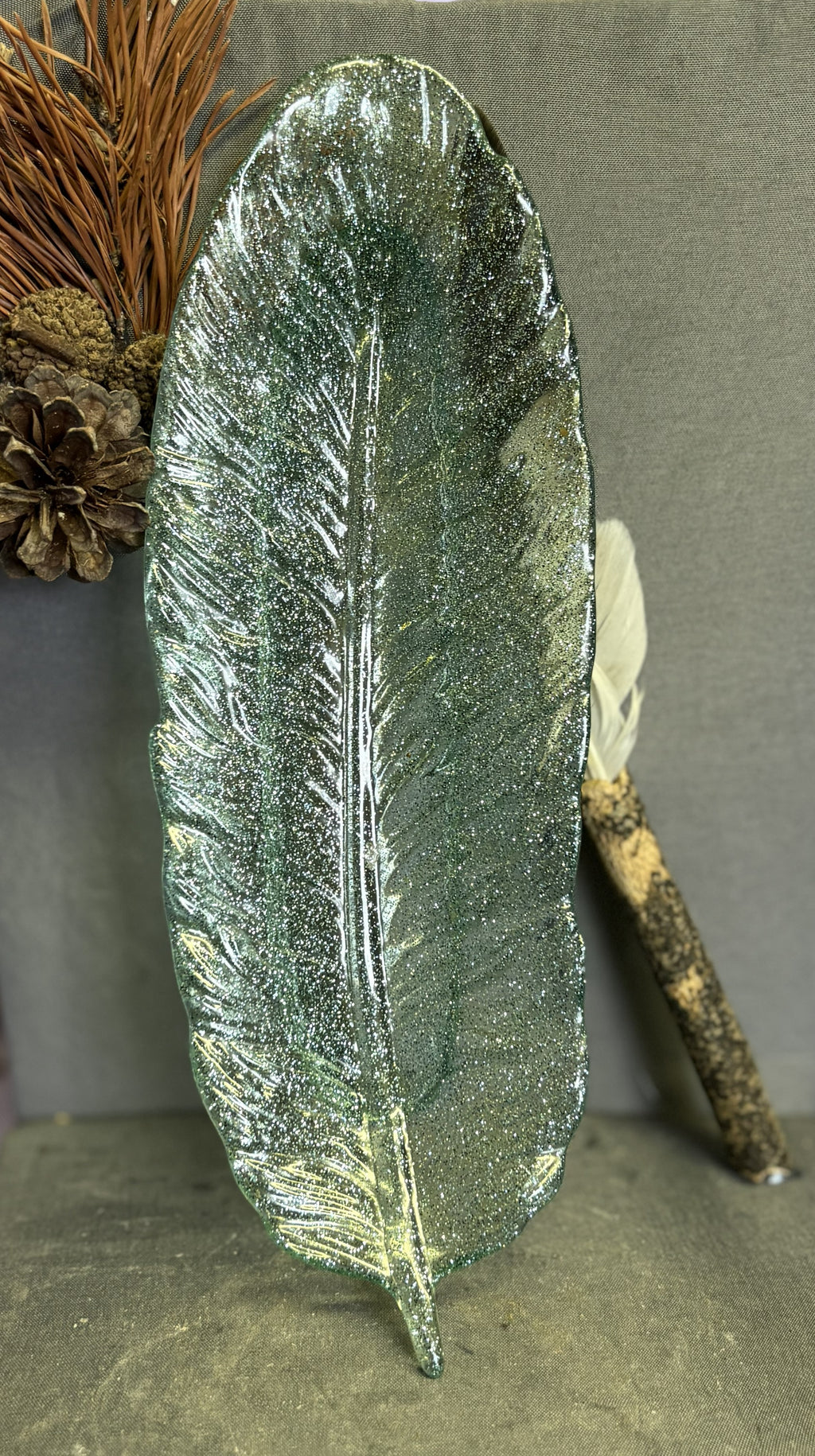 Handcrafted Resin Leaf Soap Dish – Nature-Inspired Bathroom & Kitchen Accessory