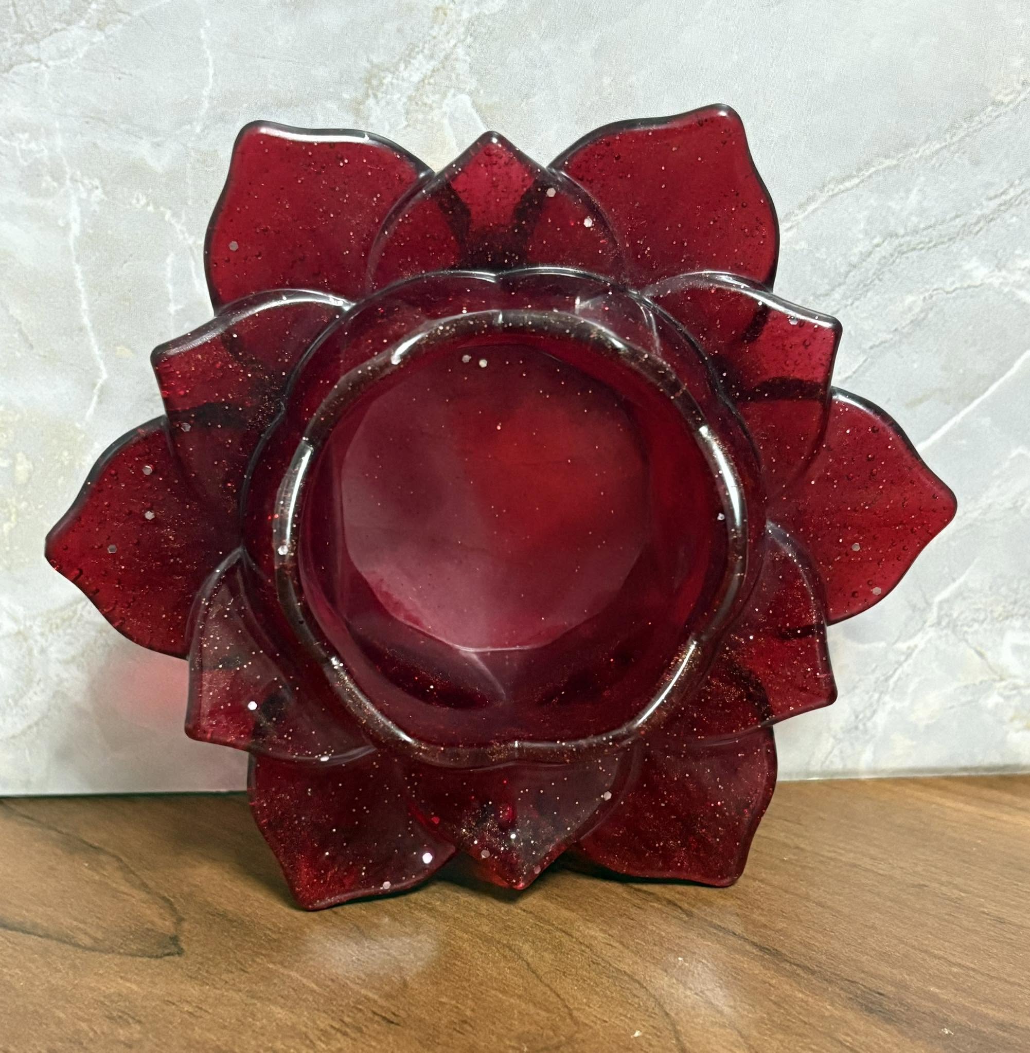 Handcrafted Resin Lotus Tealight Candle Holder – Elegant Floral Home Décor