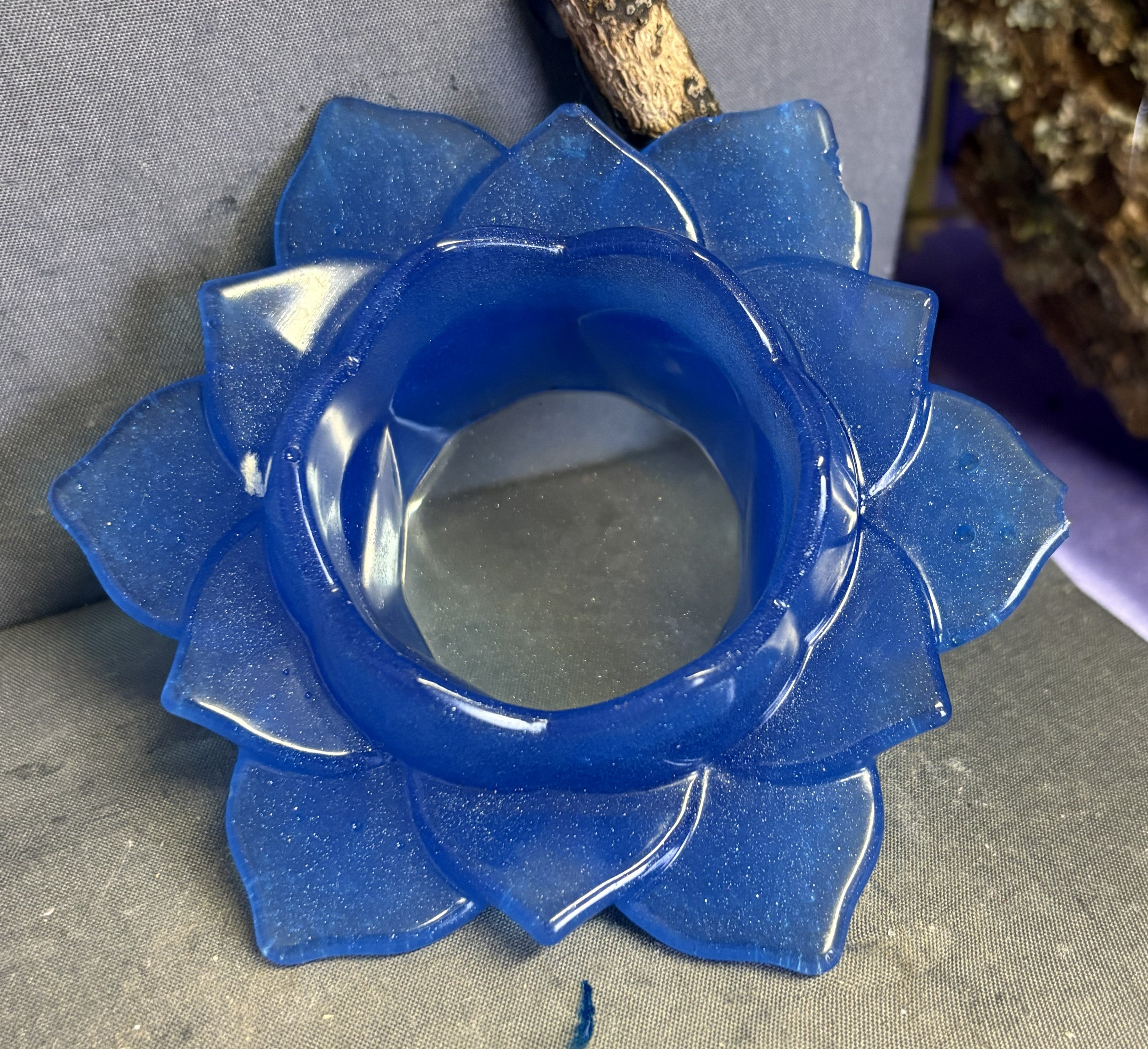 Handcrafted Resin Lotus Tealight Candle Holder – Elegant Floral Home Décor