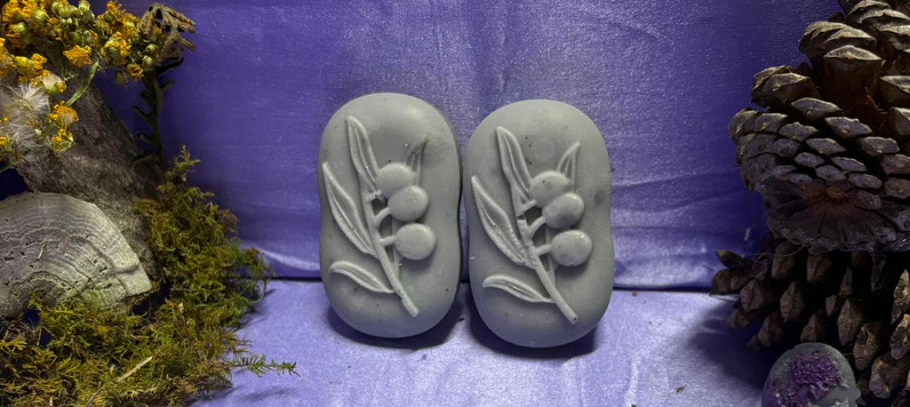Olive Grove Soap Bars – Handmade Oval Soaps with Olive Embellishment Set of 4