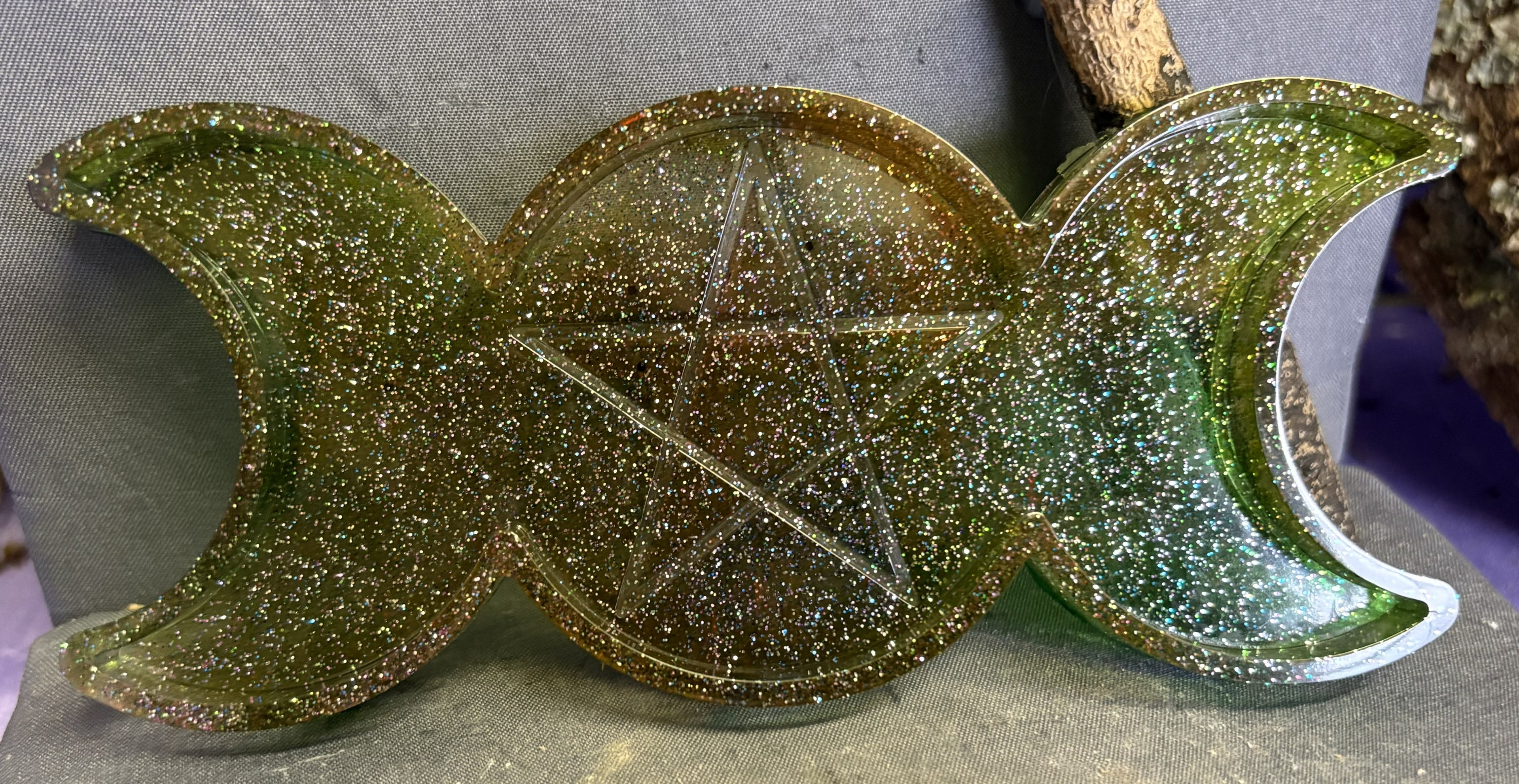 Handcrafted Gothic Witchy Resin Trinket Tray – Mystical Catchall for Jewelry, Crystals & Magical Keepsakes
